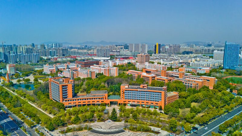 一份优秀的电子设计竞赛作品集应包含以下几个部分：